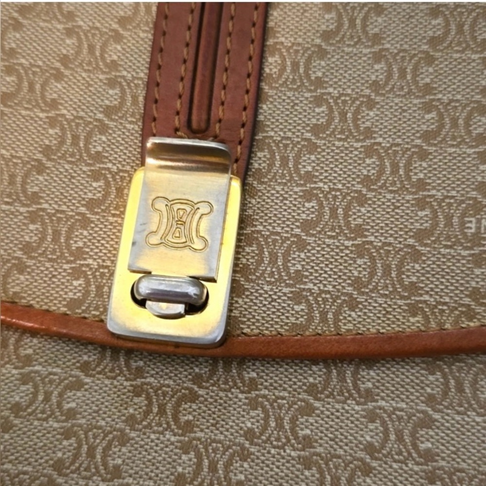 Celine M06 Tan and Brown Crossbody | Macadam Triomphe | Size: 1.5 X 7.5 X 9.5 - Picture 11 of 17